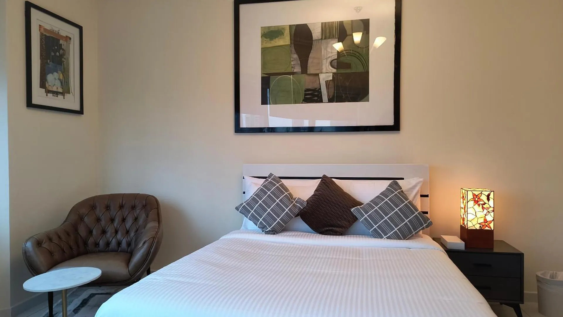 Trinity Holiday Homes - Sheikh Zayed Road Near To Financial Center Metro Station Dubai Apartment