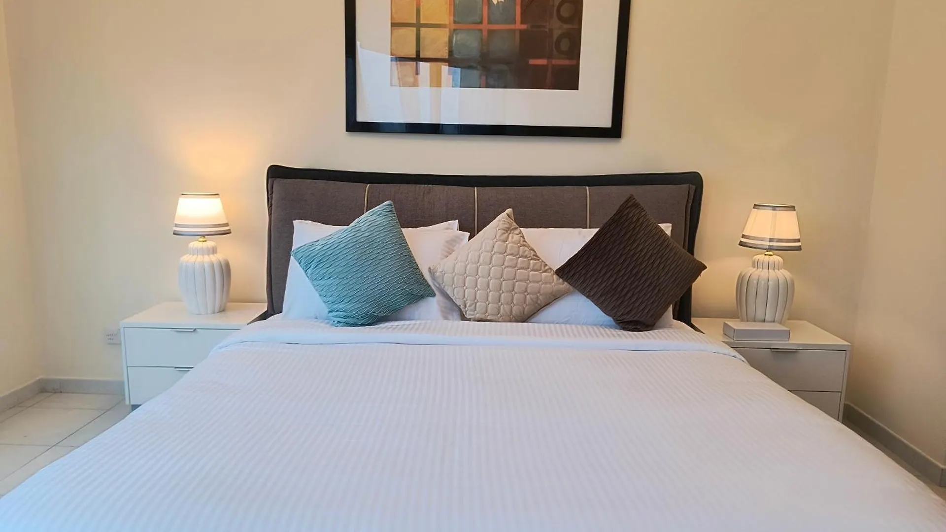 Trinity Holiday Homes - Sheikh Zayed Road Near To Financial Center Metro Station Dubai United Arab Emirates