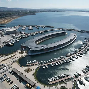 **** Отель Crowne Plaza - Tuzla Viaport Marina By Ihg Турция