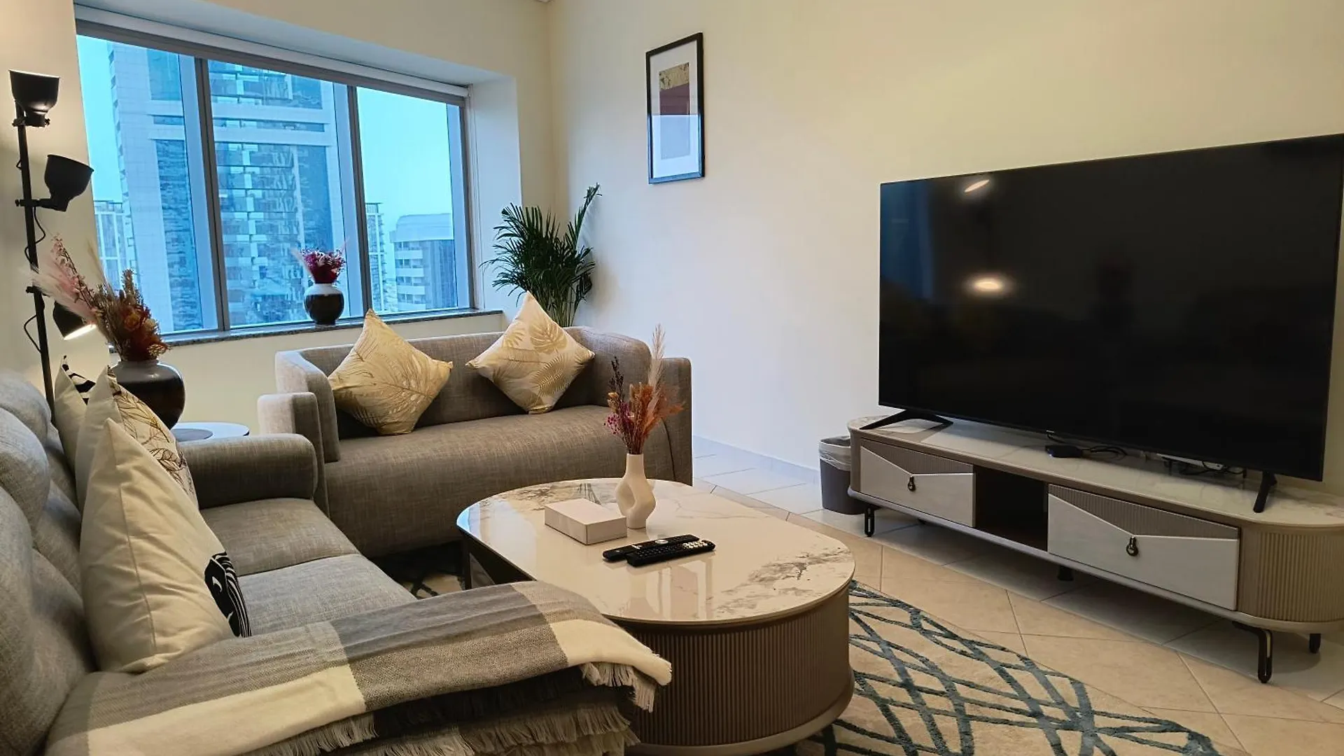Trinity Holiday Homes - Sheikh Zayed Road Near To Financial Center Metro Station Дубай