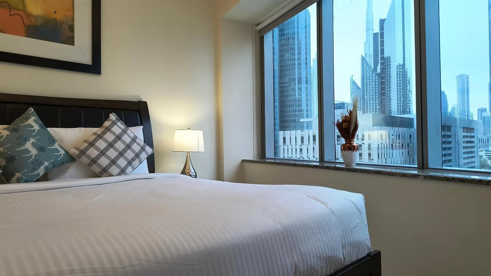 Апартаменты Trinity Holiday Homes - Sheikh Zayed Road Near To Financial Center Metro Station Дубай